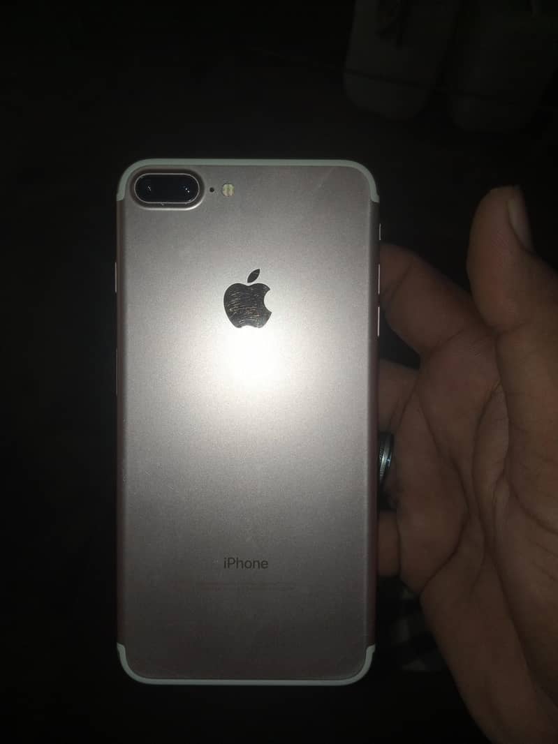 Apple iPhone 7 Plus 4