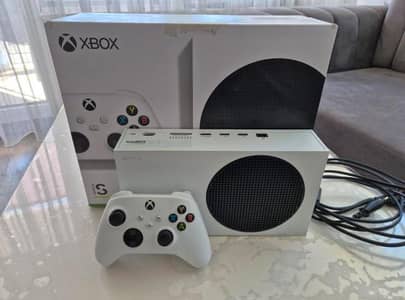 Xbox Series S (512GB) (Like New!!)