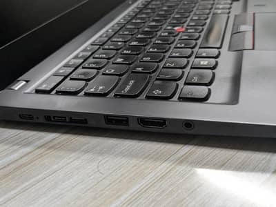 i5 8 th generation 8 gb ram 256 NVME SSD type c charger
