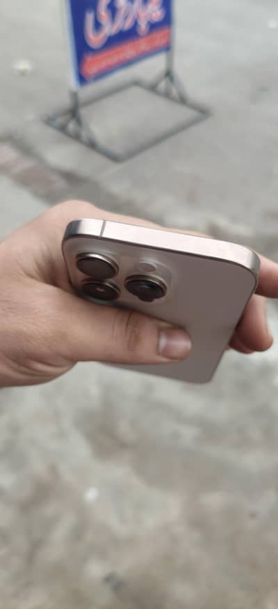 Apple iPhone 16 Pro