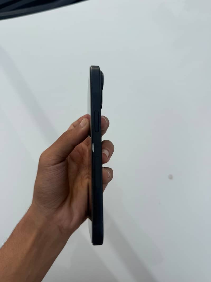 Apple iPhone 15 3