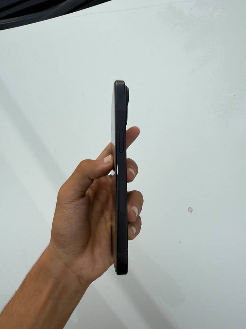 Apple iPhone 15 6