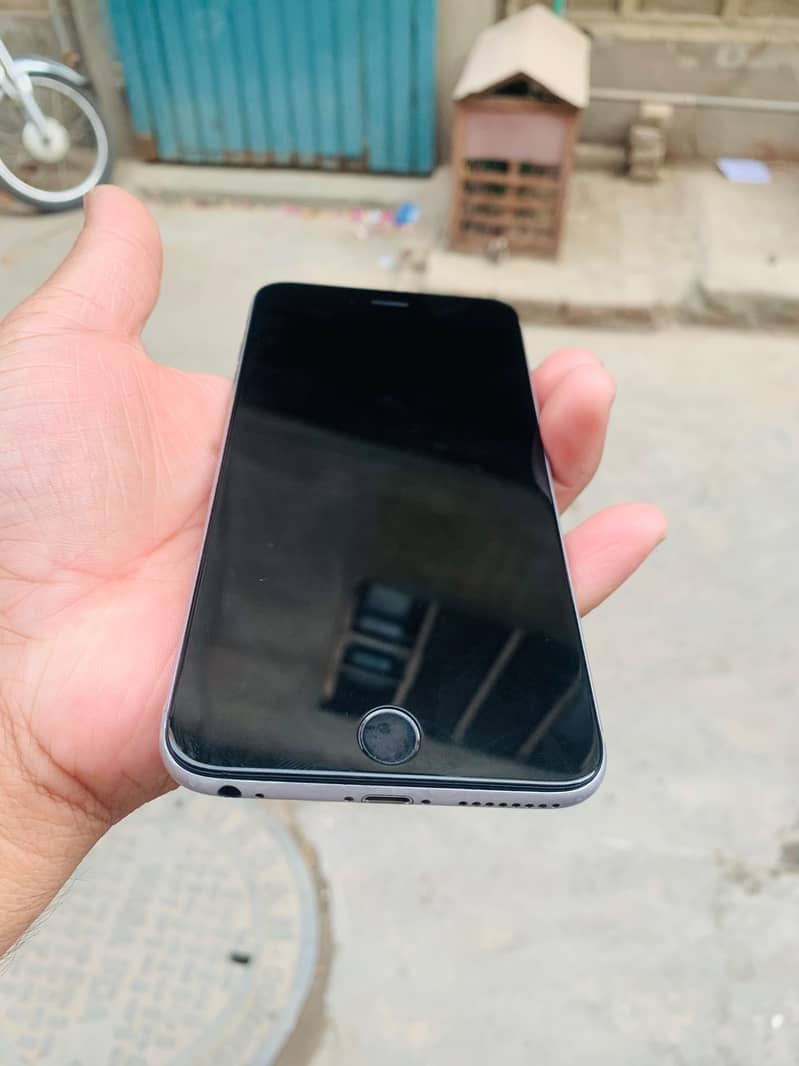 Apple iPhone 6S Plus 0