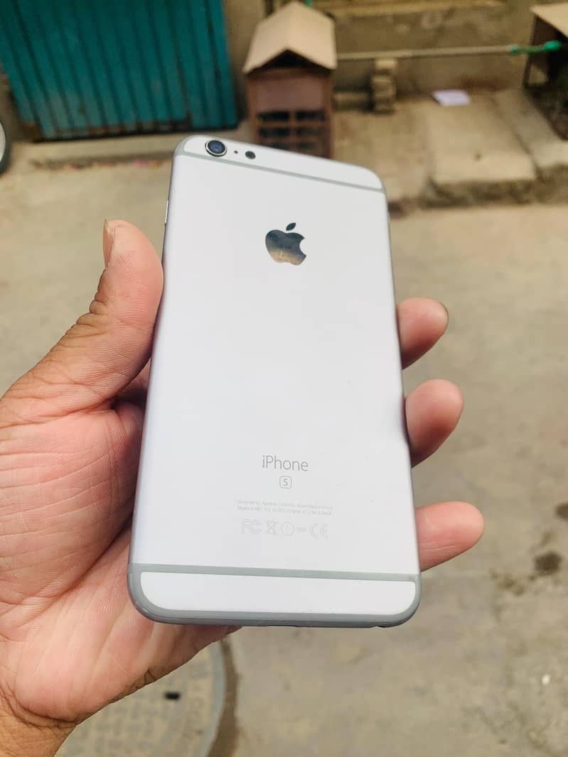 Apple iPhone 6S Plus 2