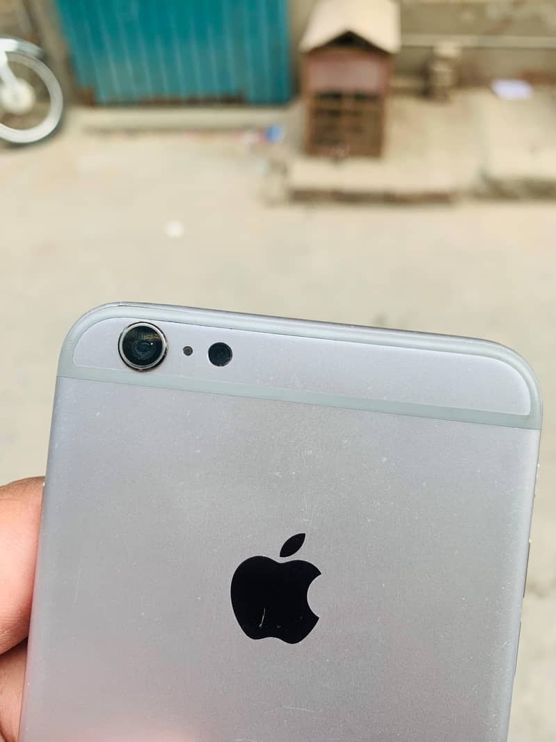 Apple iPhone 6S Plus 4