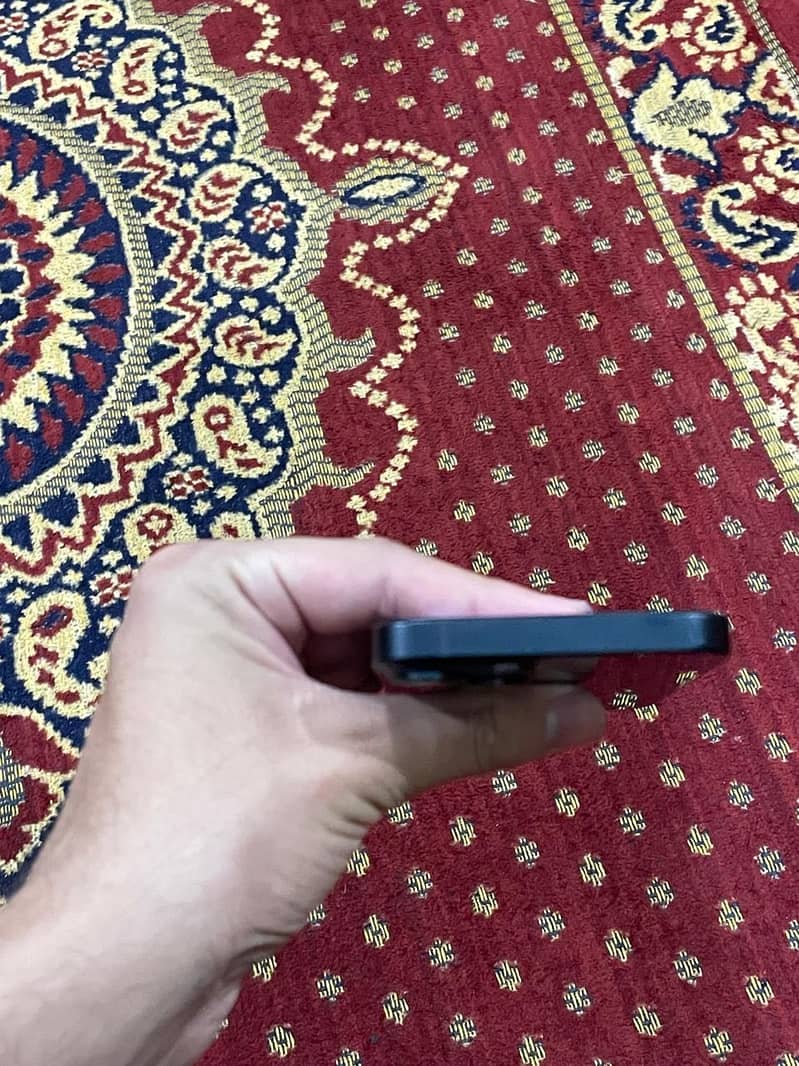 Apple iPhone 14 3