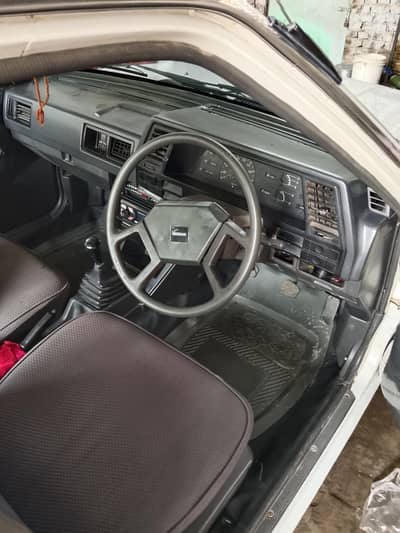 Nissan Sunny 1987