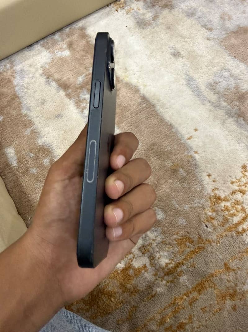 Apple iPhone 14 3