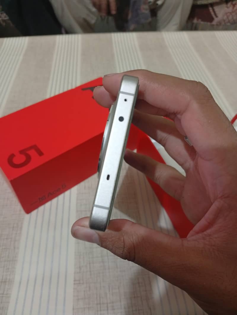 One Plus Ace 5 4