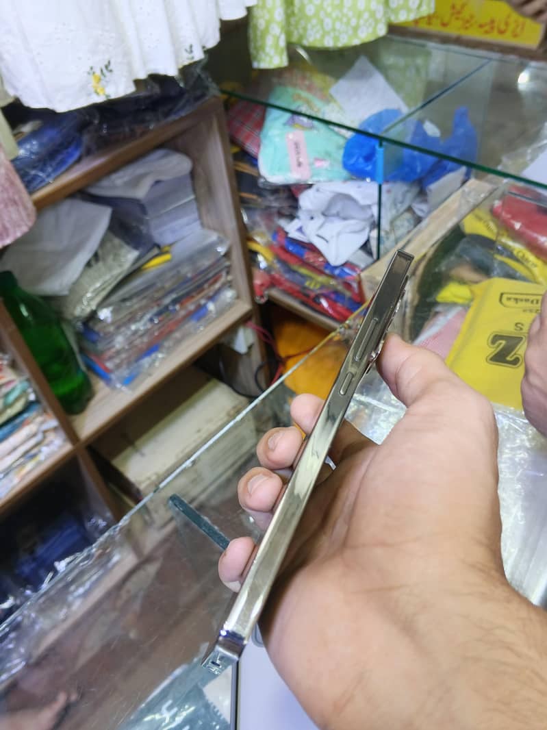 Infinix Note 40 4