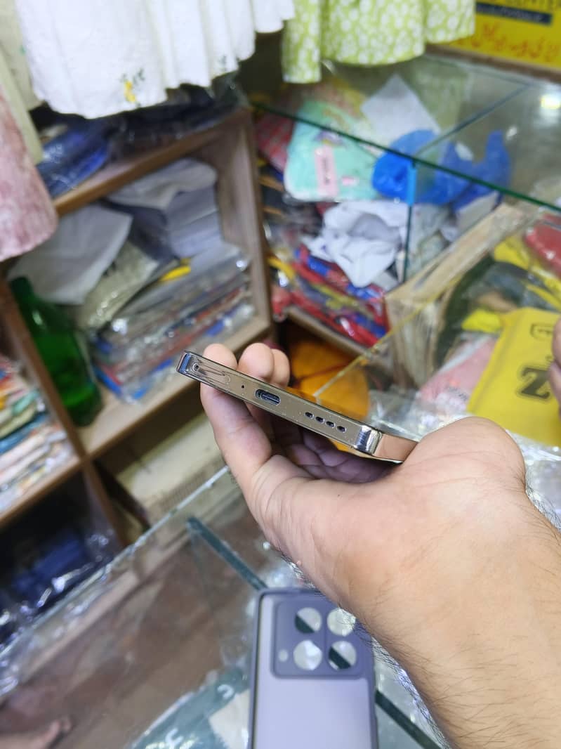 Infinix Note 40 5