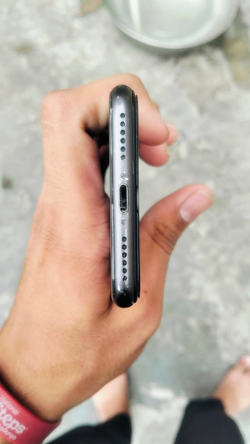 Apple iPhone 8 1