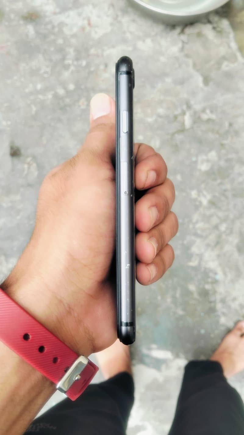 Apple iPhone 8 3