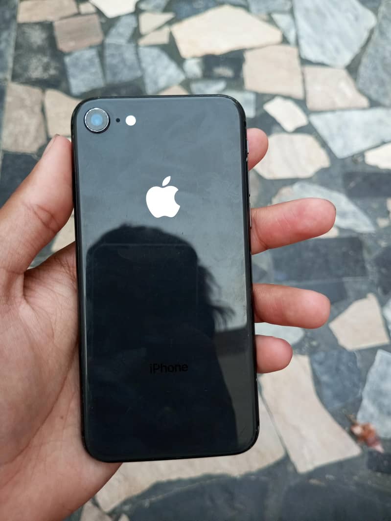 Apple iPhone 8 1