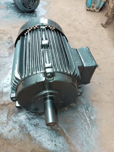 induction motor 5hp 1450 seman Pakistan genuine motor good condition