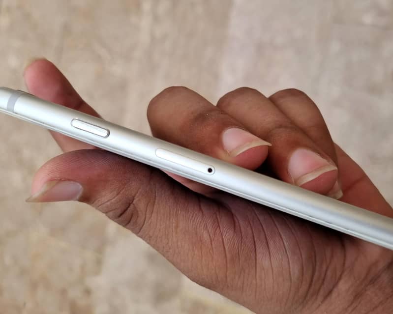 Apple iPhone 6 4