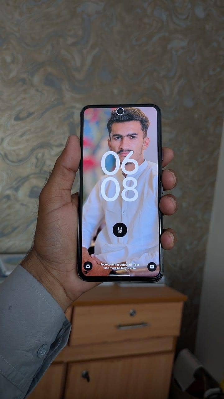 Google Pixel 8 4