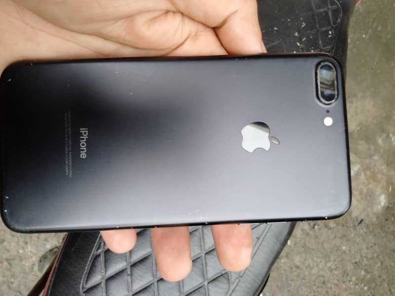 Apple iPhone 7 Plus 3