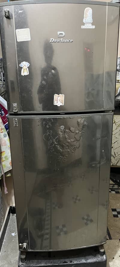 Dawlance Refrigerator 8/10 condition (Full ok chilled Refrigerator)