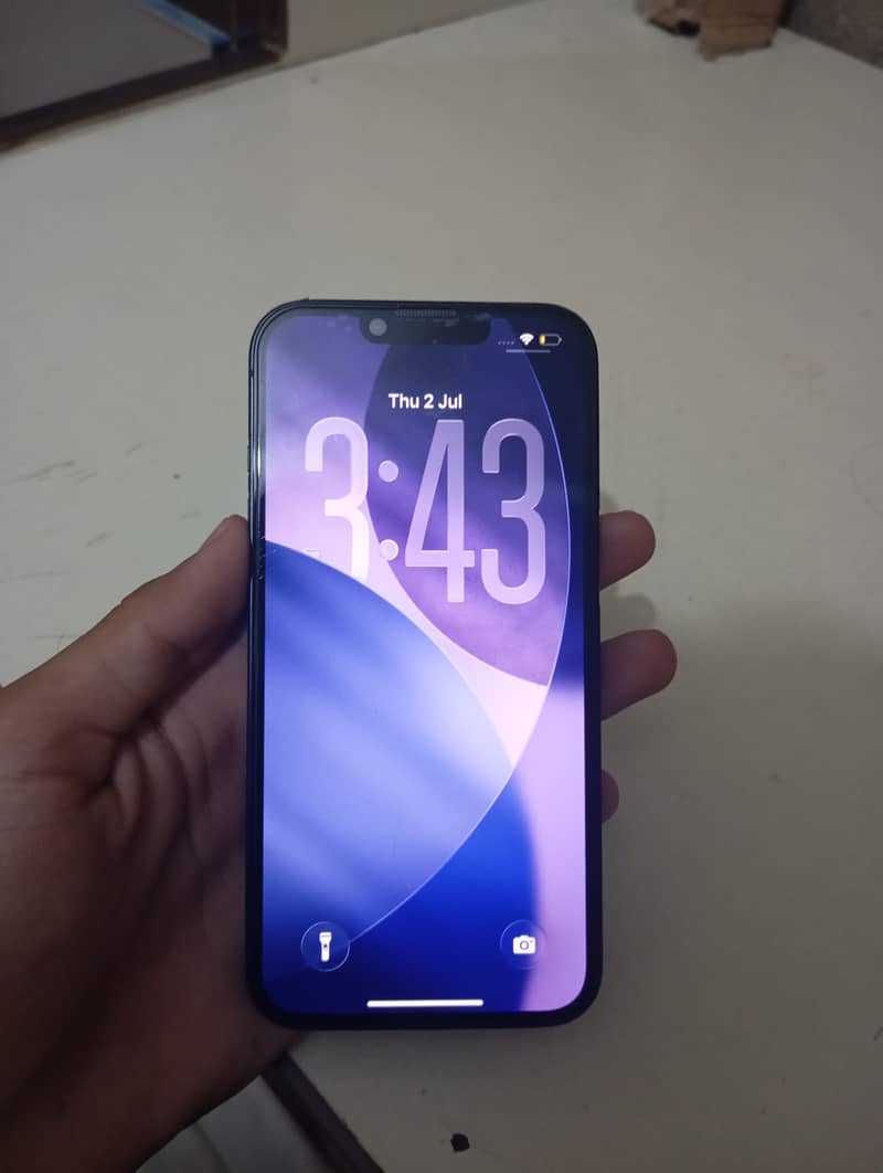 Apple iPhone 13 2