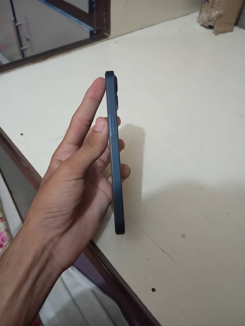 Apple iPhone 13 4