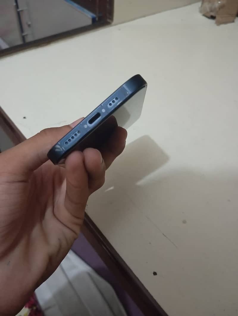 Apple iPhone 13 6