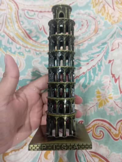 TOWER OF PISA METAL TABLE DECOR 