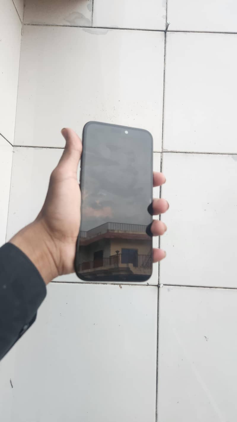 Apple iPhone 15 Pro Max 3