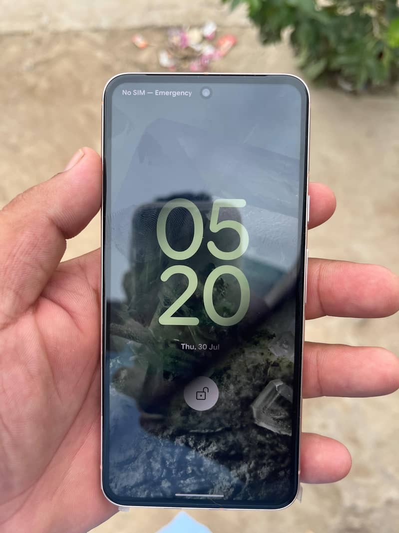 Google Pixel 8 4