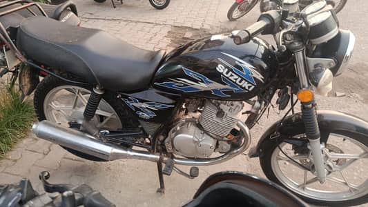Suzuki GS 150 SE (Special Edition) 2018 - Excellent Condition