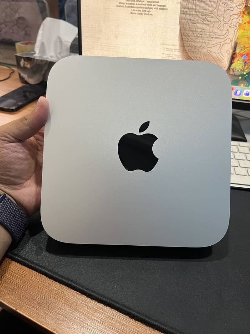 Mac mini m2 8GB 0