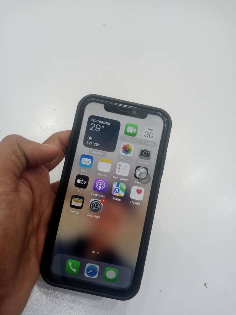 Apple iPhone 11 7