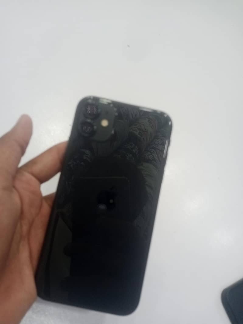 Apple iPhone 11 8