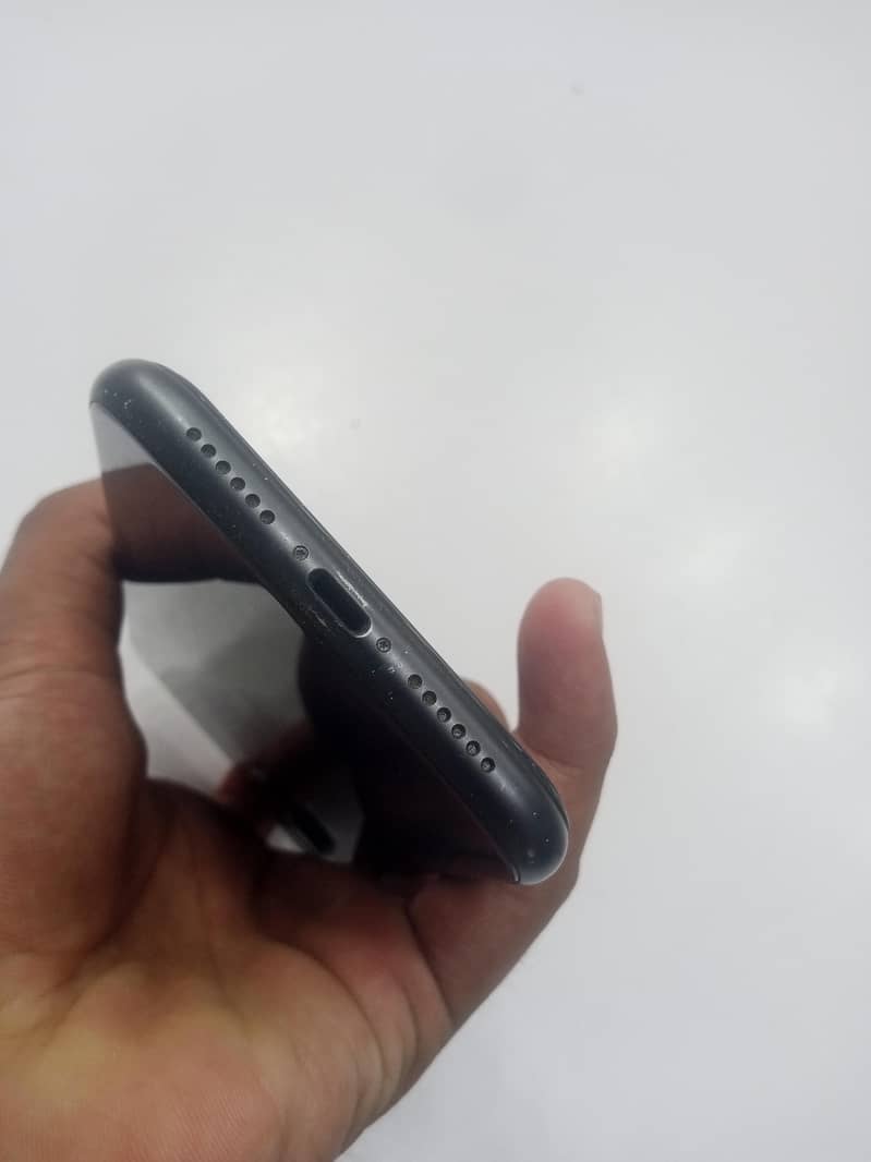 Apple iPhone 11 10