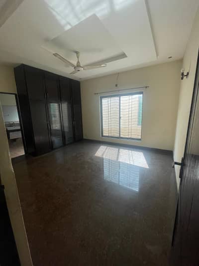 1 kanal well maintained upper portion available for rent in DHA phase 1