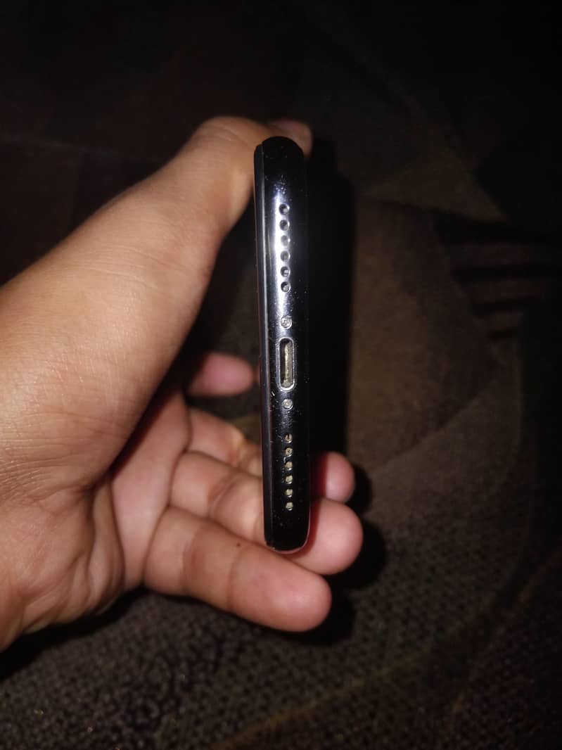 Apple iPhone X 5