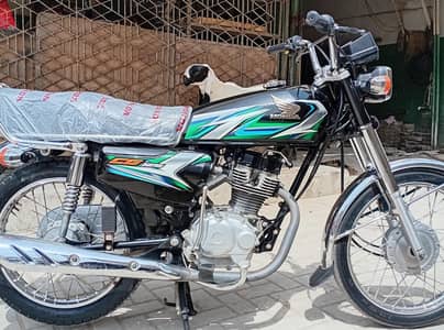 Honda CG-125. . . . {2023} Karachi Number. . . . . 0303/2827850