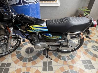 Honda CG 125 Black 2026