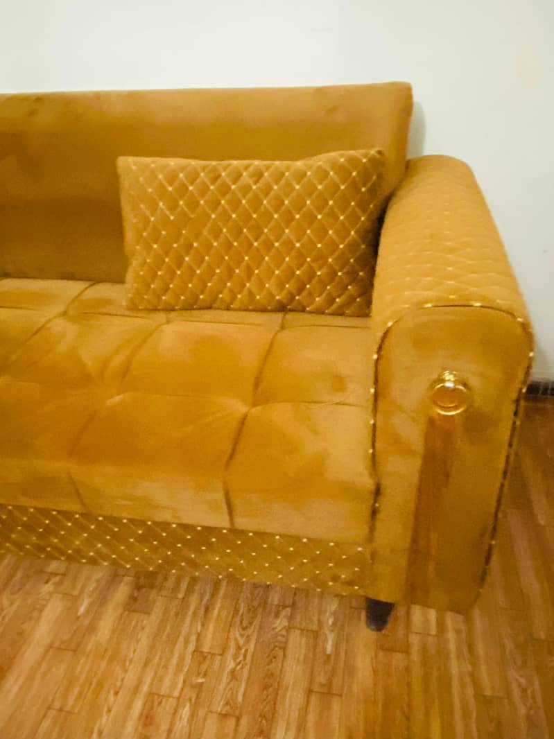5 Seater Sofa 1