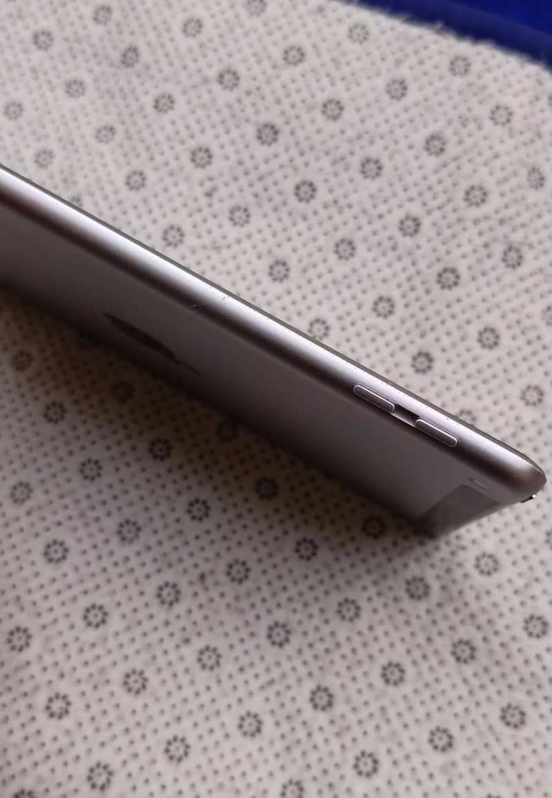 Ipad Mini (5th Generation) 4