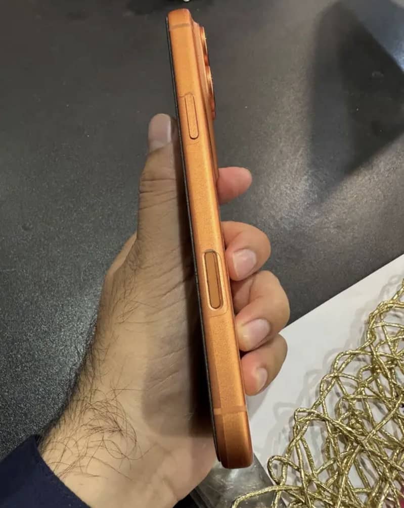 Apple iPhone 17 Pro Max 1