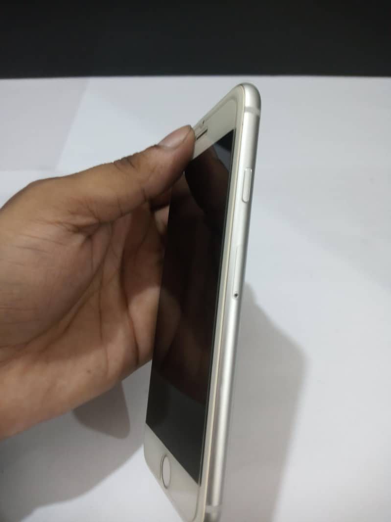 Apple iPhone 8 6