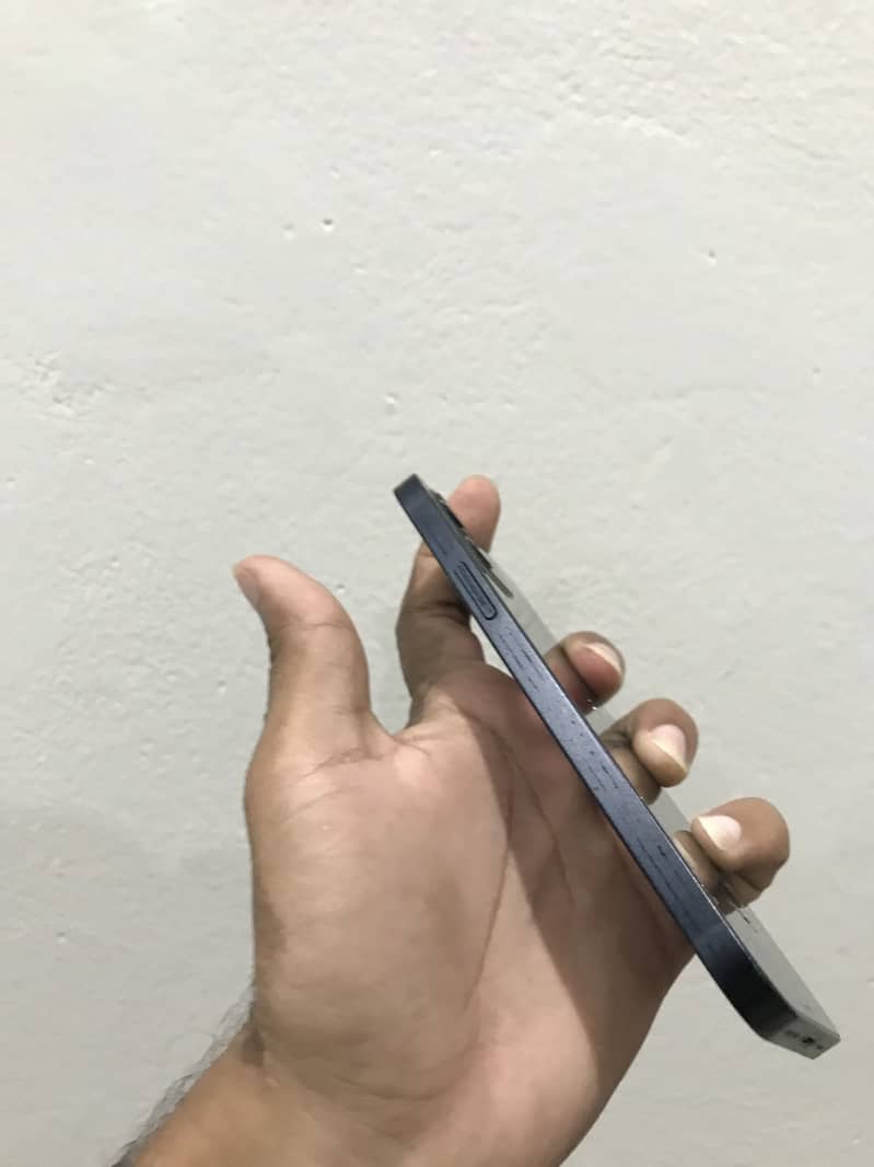 Apple iPhone 12 2