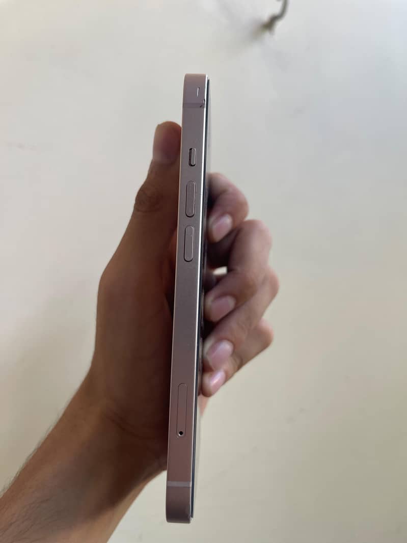 iPhone 13 3