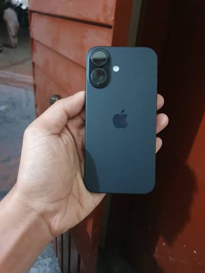 Apple iPhone 16