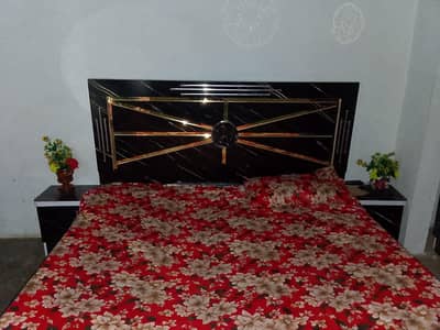bed and side tables