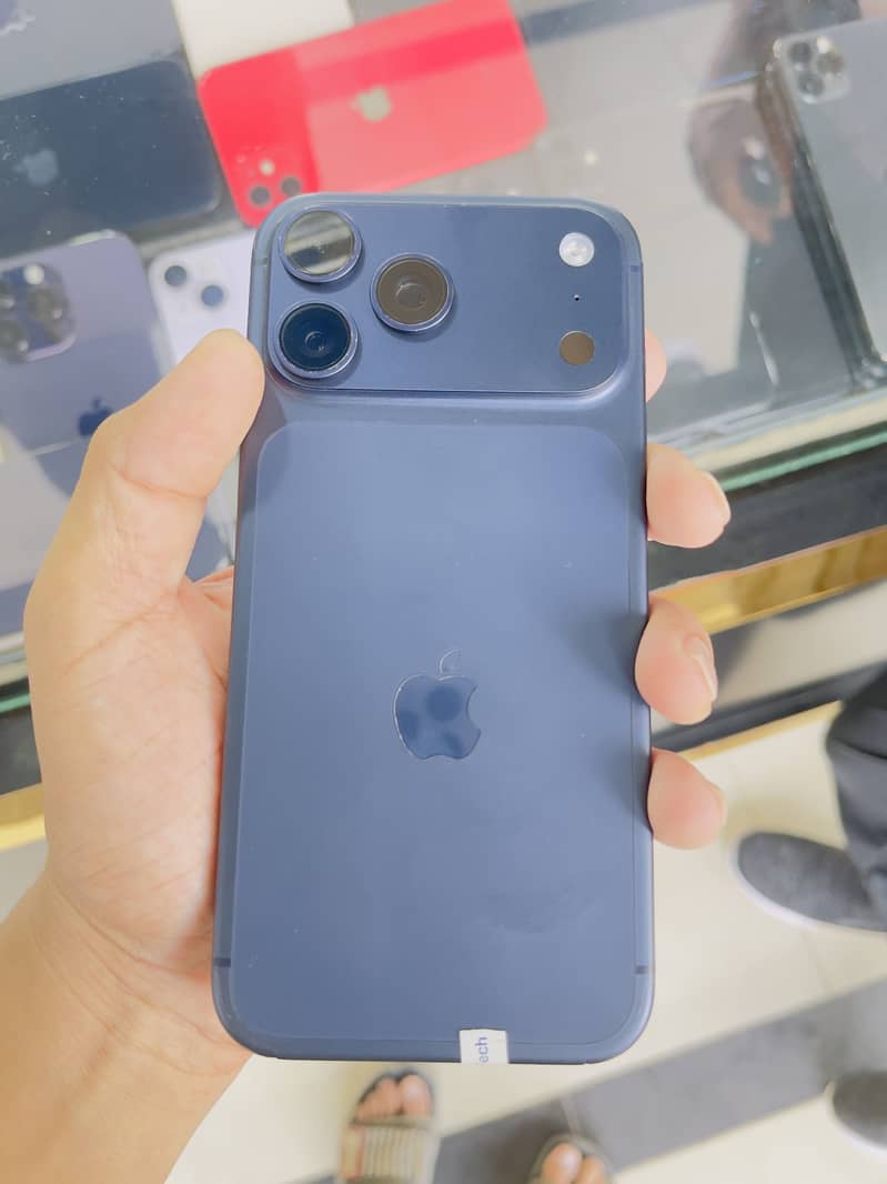 Apple iPhone 17 Pro Max 2