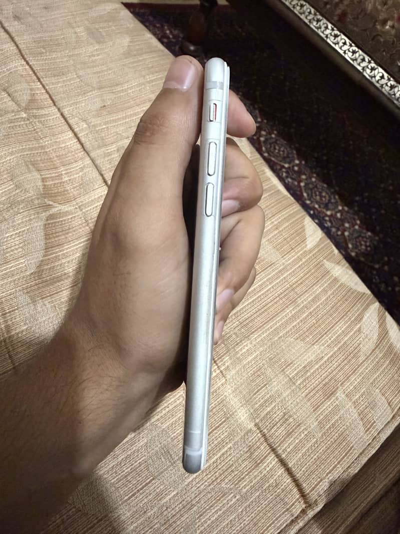 Apple iPhone 7 1