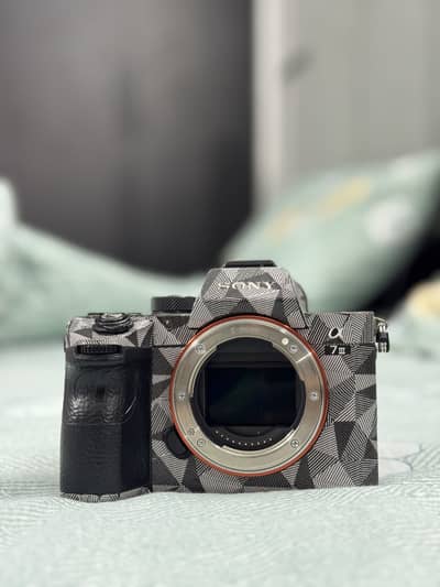 Sony A7 III Mirrorless | FE 35mm f/1.8