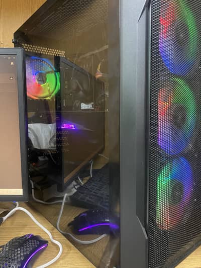 Gaming PC and DETAILS IN DESCRIPTION